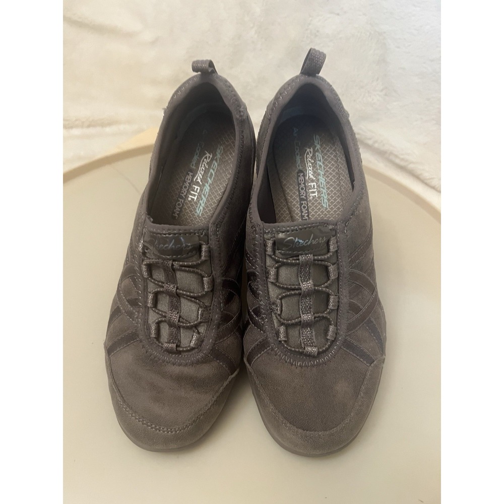 Skechers Shoes Sz 6 Breathe-Easy-Days End Sneakers Faux Leather Taupe Slip On